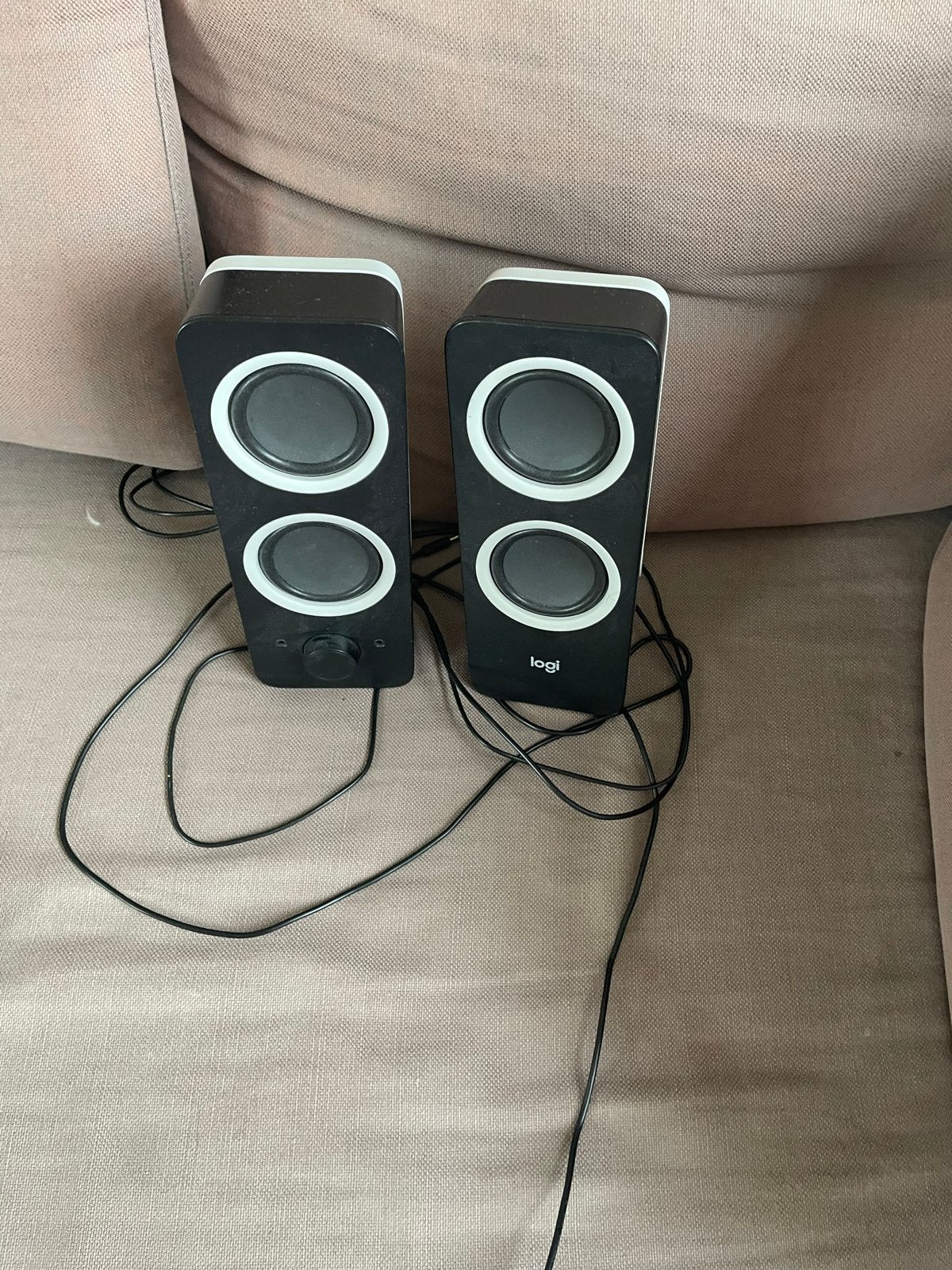 Logitech 2.0 Luidsprekerset - Zo goed als nieuw, Computers en Software, Ophalen, Zo goed als nieuw, Audiokanaal 2