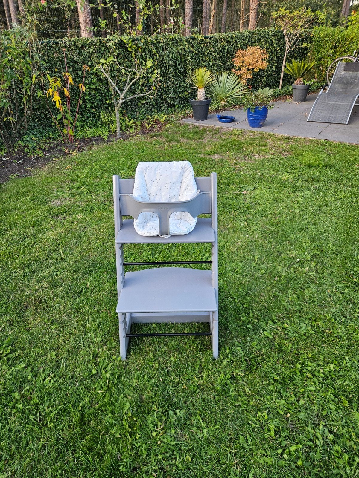 Stokke Tripp Trapp grijs met babyset en kussentje, Ophalen, Gebruikt, Meegroeistoel