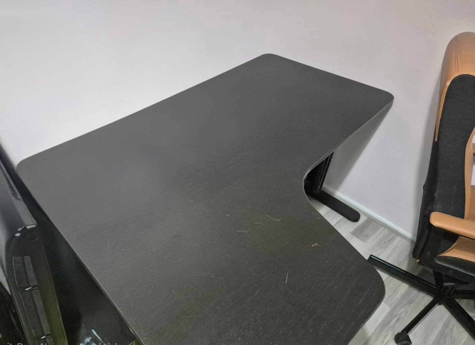 IKEA Bekant hoekbureau, zwart, in hoogte verstelbaar, Huis en Inrichting, Ophalen, Zwart, Gebruikt, Spaanplaat of MDF