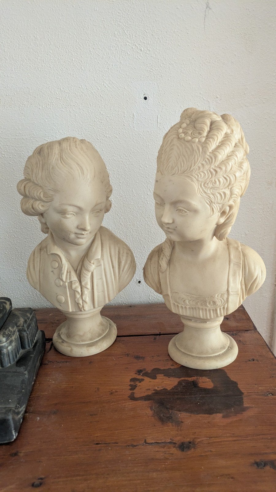 Set van twee klassieke bustes: man en vrouw, Ophalen, Gips, Buste, 20 - 50 cm