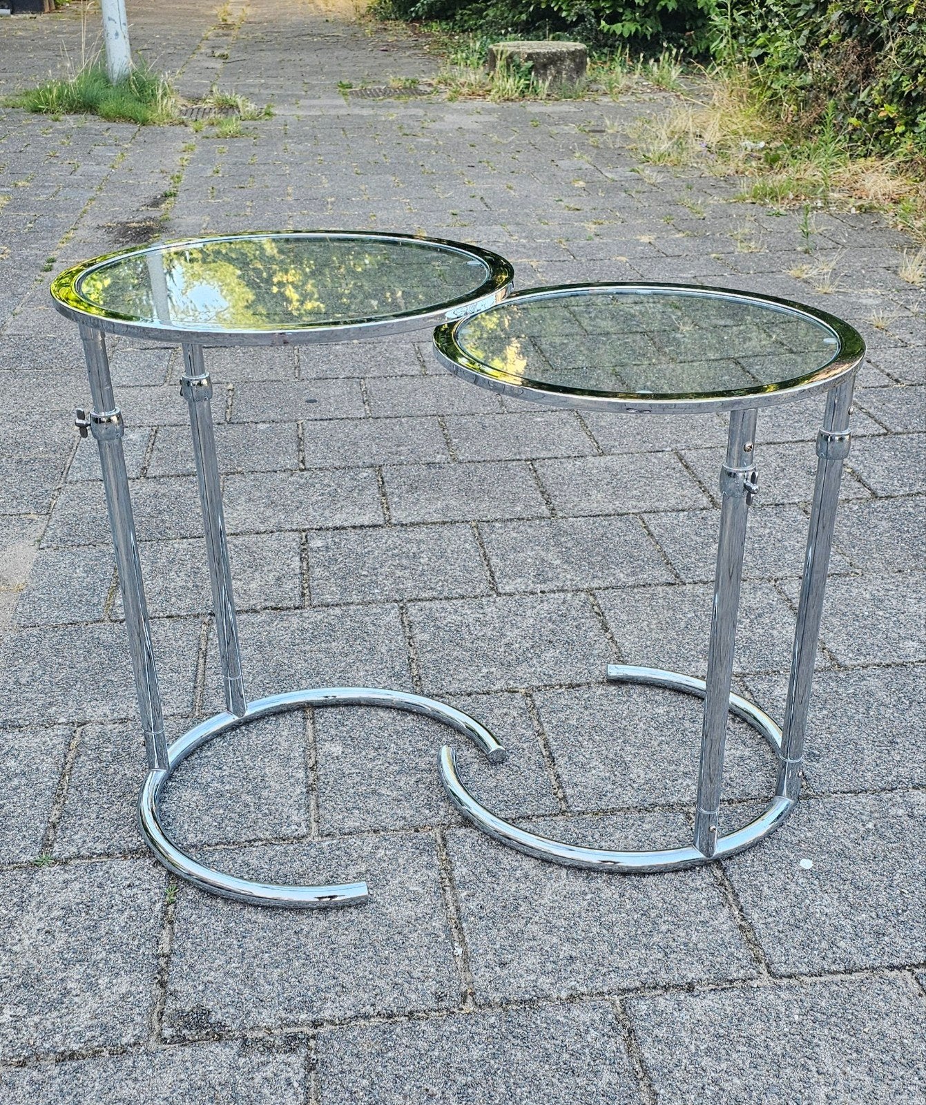 vintage bijzettafels glas/chrome in hoogte verstelbaar, Huis en Inrichting, Tafels | Bijzettafels, Minder dan 55 cm, Gebruikt