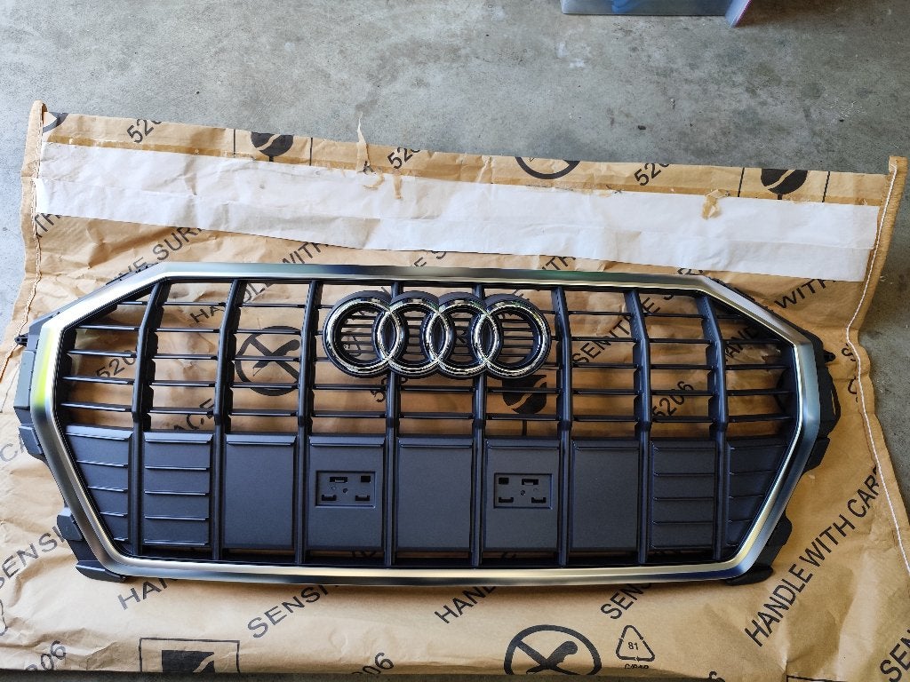Grill Audi Q3 originele Nieuwe Grill 83A853651, Ophalen of Verzenden