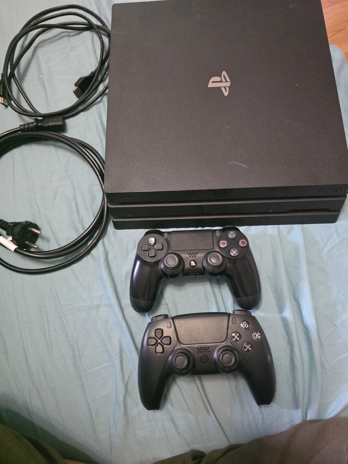 Ps4 met 2 controllers en fifa 21, Ophalen, Zo goed als nieuw, Met 2 controllers, Original
