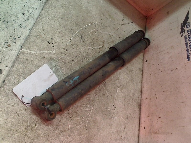 Schokbrekerset Achter Mercedes-Benz CLK (R209) 2007, Gebruikt, Mercedes-Benz AG, Mercedes-Benz, Mercedesstraße 120, Stuttgart 70372, , Duitsland