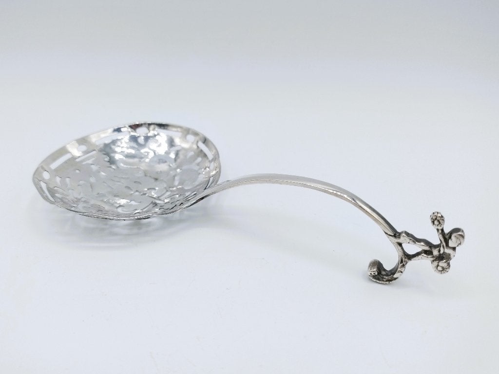 Zilveren strooilepel, L. Westervelt, Leeuwarden, ca. 1760, Verzenden, Zilver