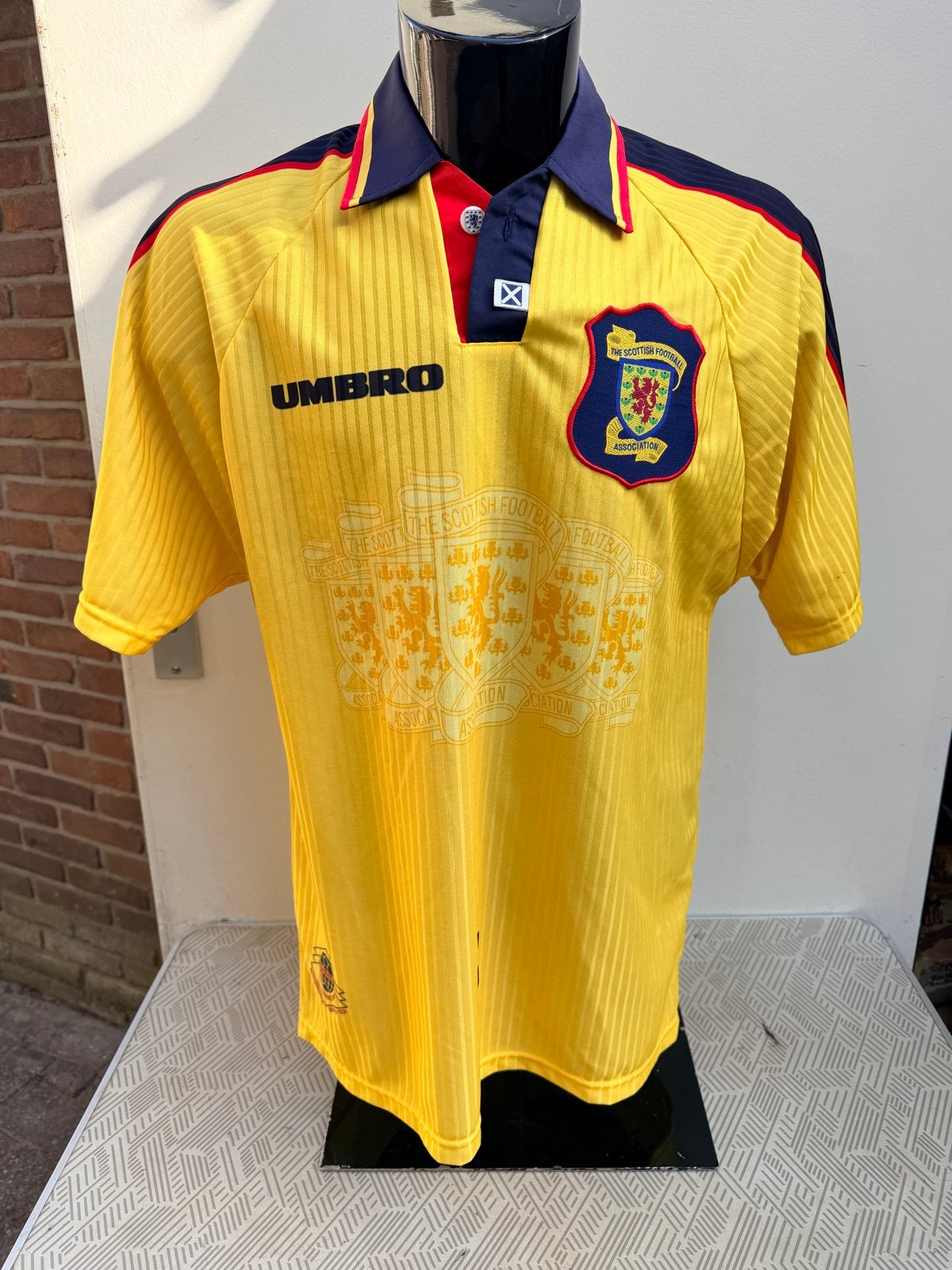 Schotland Uitshirt 1997-1998 Umbro Maat L Retro Vintage, Maat 52/54 (L), Geel, Ophalen of Verzenden, Zo goed als nieuw