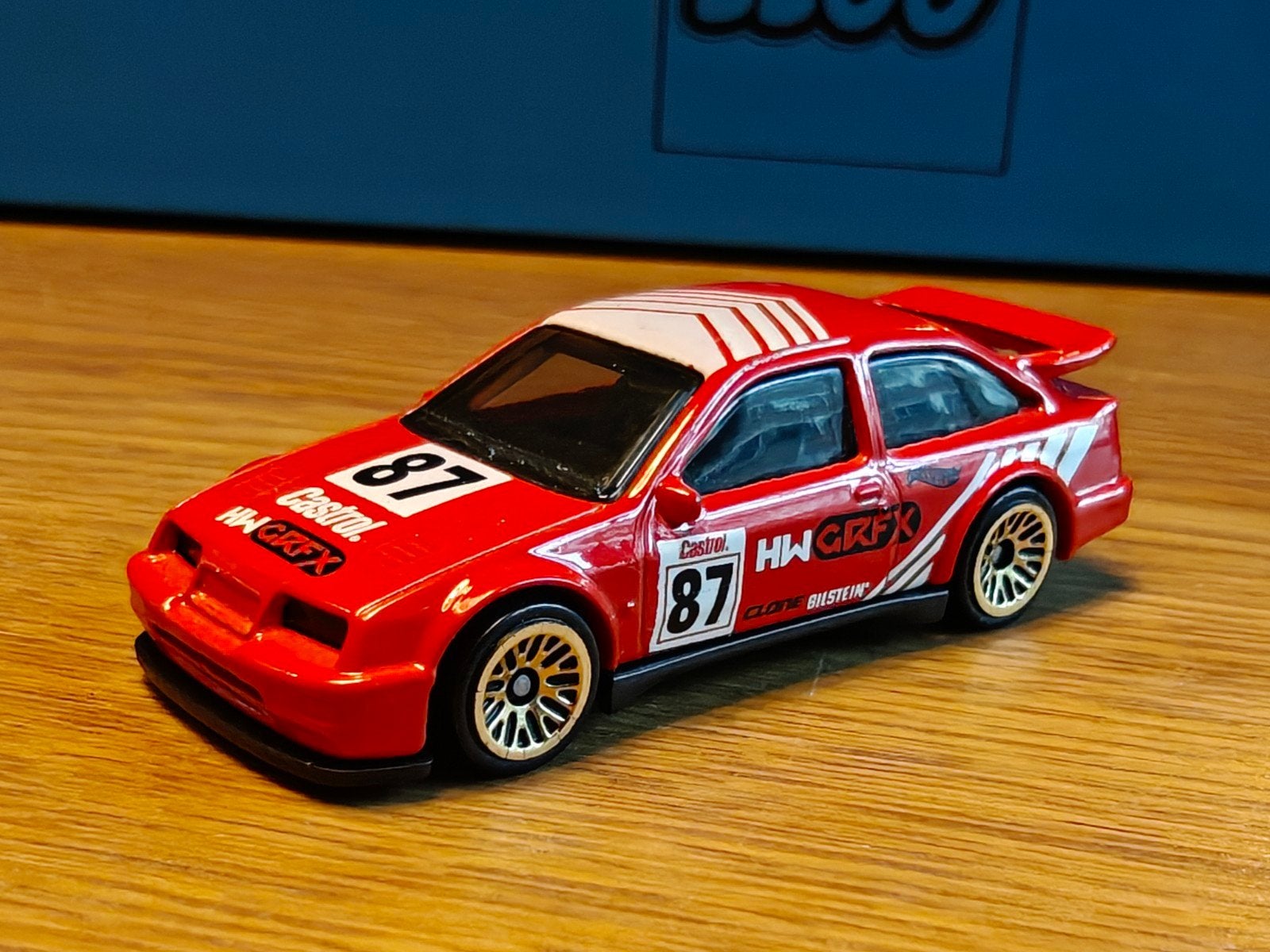 Hot Wheels Ford Sierra Cosworth ROOD, Ophalen of Verzenden, Nieuw, Auto