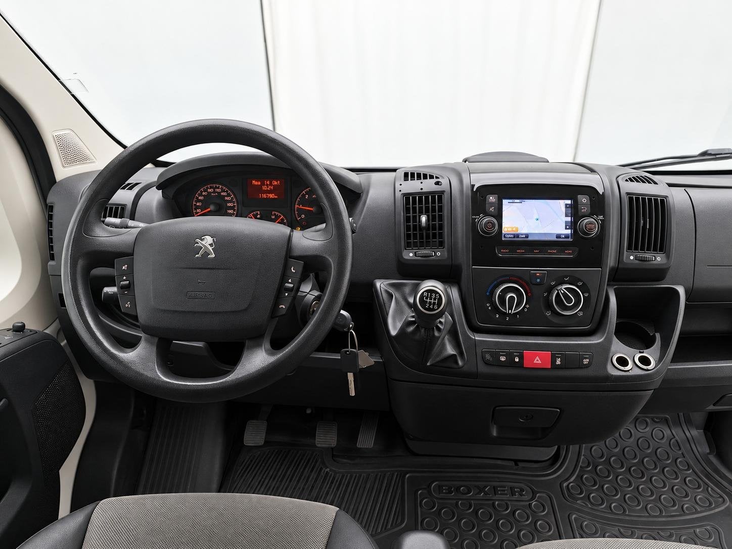 Peugeot Boxer 2.2 BlueHDi 165PK Premium L2H2 Trekhaak Naviga, Auto's, Voorwielaandrijving, Stof, Gebruikt, Euro 6