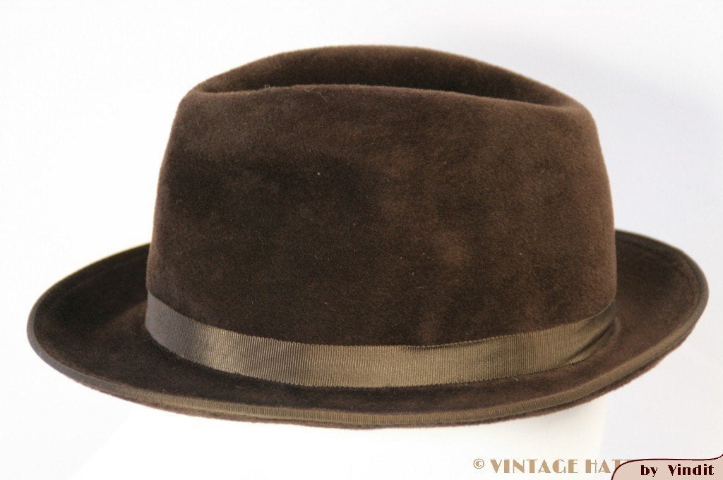 Vintage Gleufhoed donker bruin fluweel 55 = S tot XS, Ophalen of Verzenden, Gedragen, 57 cm (M, 7⅛ inch) of minder, Hoed