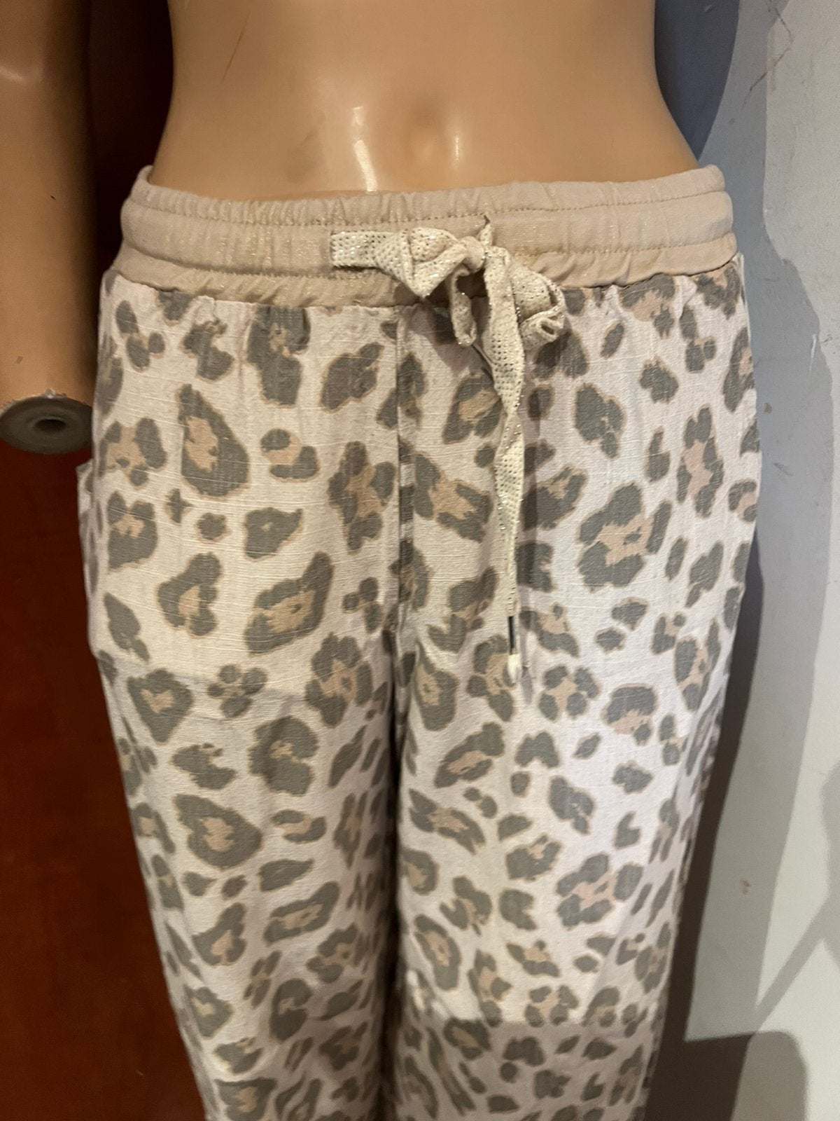 MADE in ITALY Broek linnen maat S zgan, Kleding | Dames, Broeken en Pantalons, Made in Italy, Beige, R, Ophalen of Verzenden