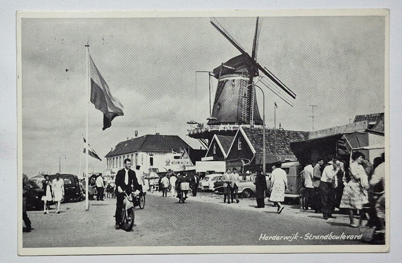 Harderwijk- Strandboulevard  ( Gld. ) Molen De Hoop, Ophalen of Verzenden, Gelderland