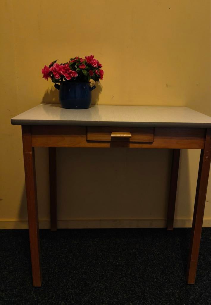 Vintage houten tafel met formica blad, Ophalen