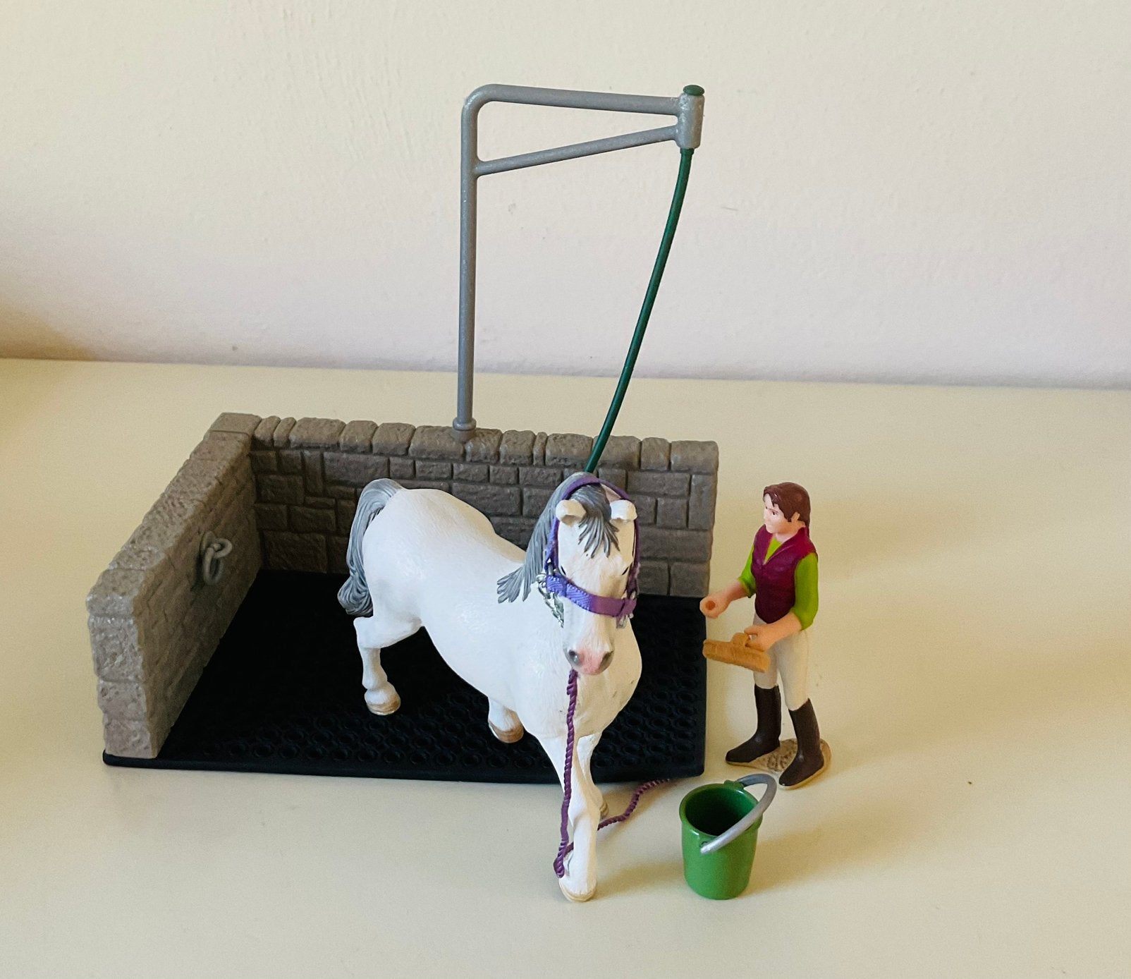 Schleich wasplaats + paard, Verzenden, Zo goed als nieuw