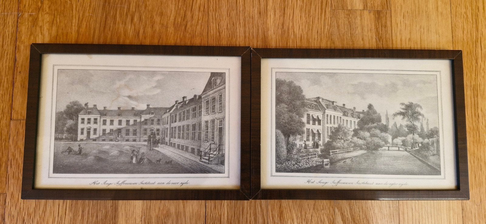 2 Prenten van het zusterplein - Juffrouwen Instituut, Ophalen of Verzenden, Architectuur, Ingelijst, 1700 - 1799