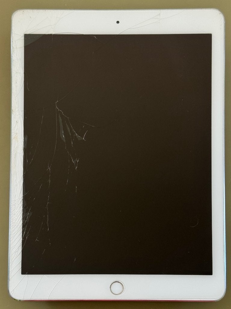 ipad pro 9.7” 256 GB met gebarsten scherm