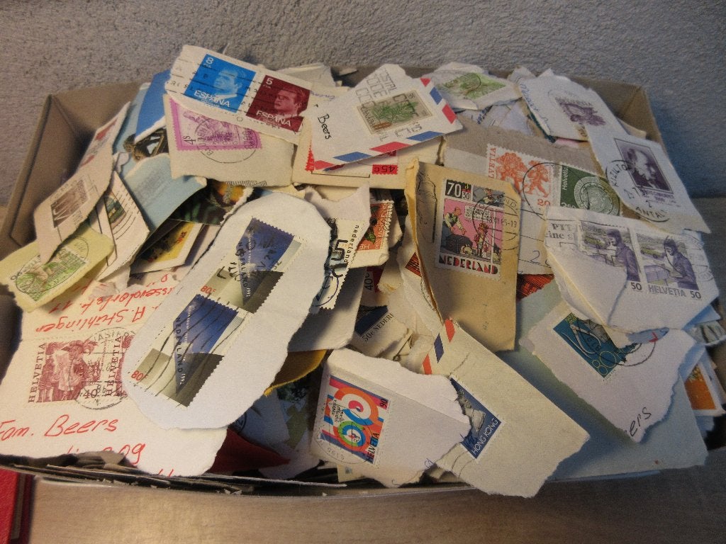 Schoenendoos met postzegels, Ophalen of Verzenden, Buitenland