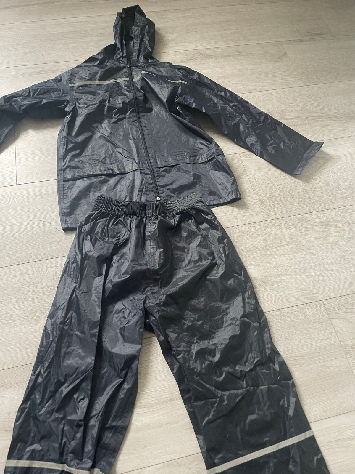 Regenpak maat 146/152 - Broek licht beschadigd, Ophalen of Verzenden, Gebruikt, Jongen of Meisje