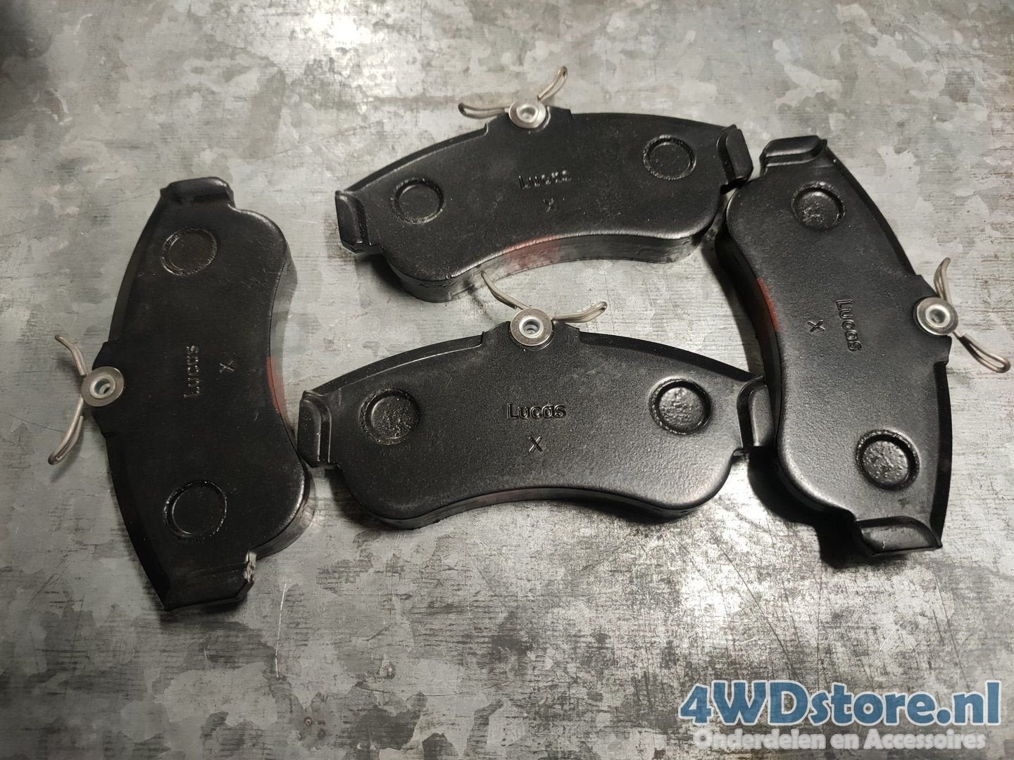 Nissan Primera / Almera N16 Remblokset vooras D1060BM40A, -, -, Nieuw, Ophalen of Verzenden