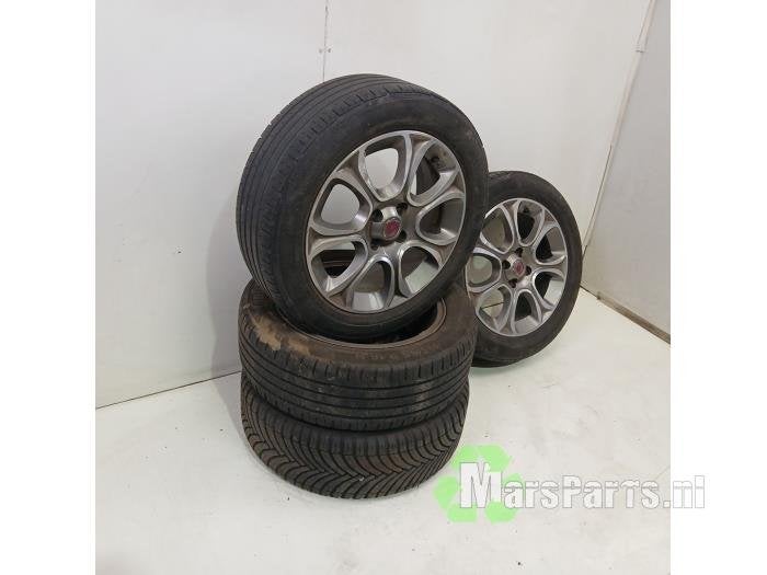 Velgen set + banden van een Fiat Punto, Auto-onderdelen, Gebruikt, -, -, Ophalen of Verzenden