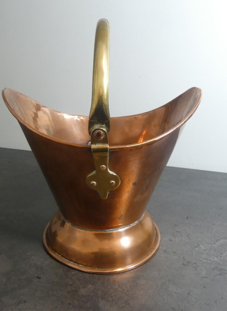 Antieke koperen en messing helm kolen emmer [1985], Ophalen