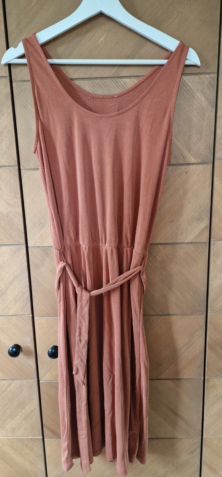 Sissy-Boy Jurk Jenna - Ribstof - Maat M, Kleding | Dames, Maat 38/40 (M), Ophalen of Verzenden, Zo goed als nieuw, Knielengte