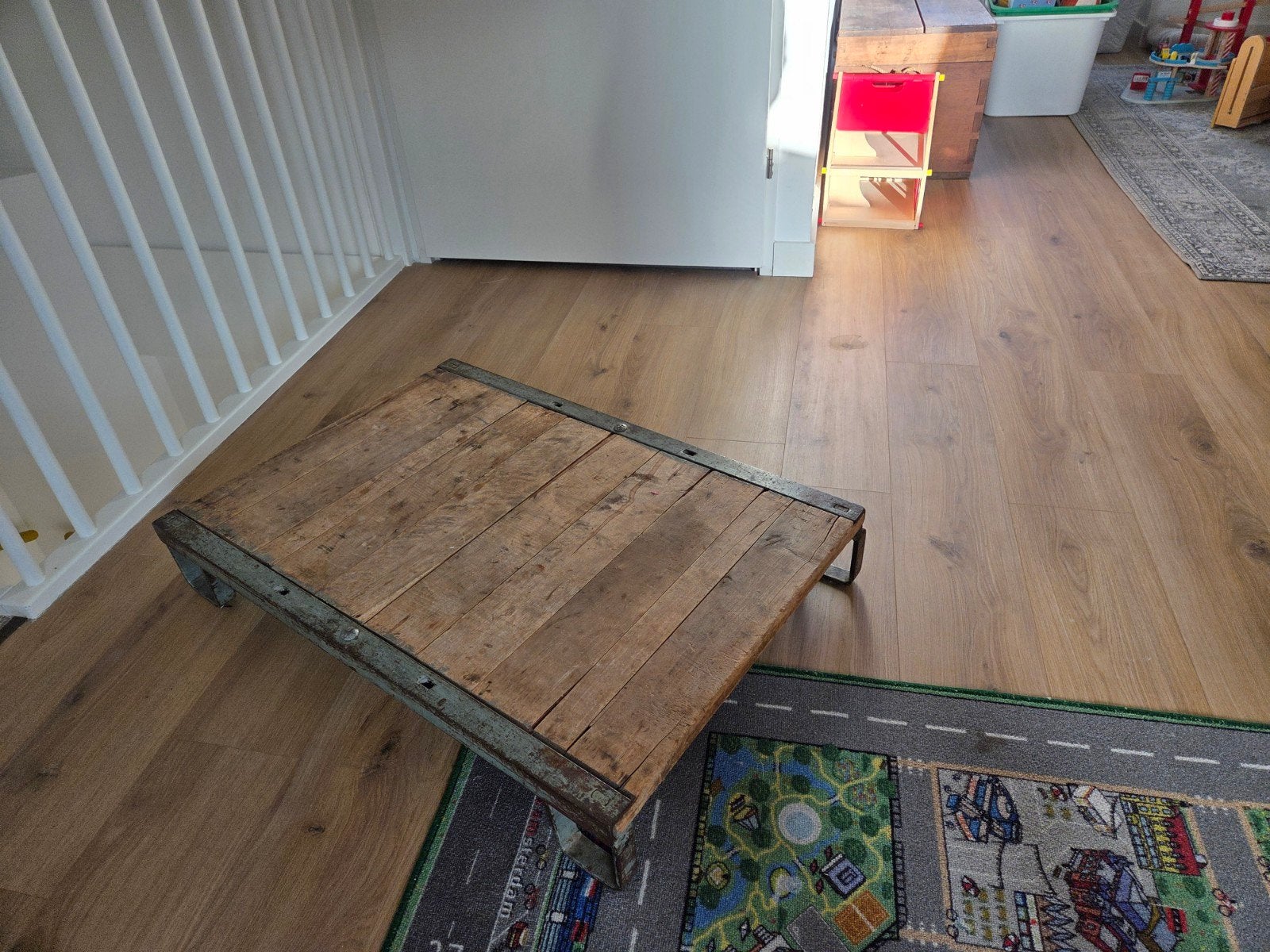 Decoratieve houten plantenstandaard / display, Hout, Gebruikt, Ophalen of Verzenden, Bruin