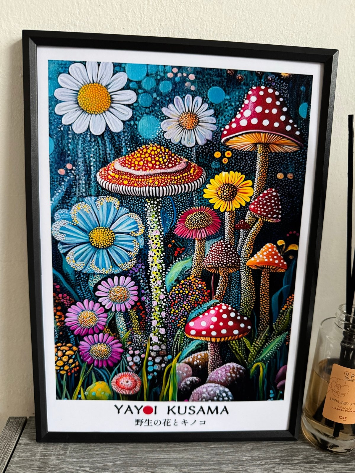 Yayoi Kusama Poster - Ingelijst - 21x30cm, Minder dan 50 cm, Nieuw, Ophalen of Verzenden, Foto of Poster