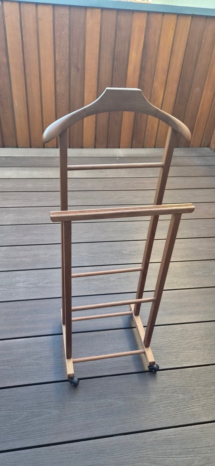 Wooden Valet Stand / Clothes Butler with Wheels, Ophalen of Verzenden, Zo goed als nieuw