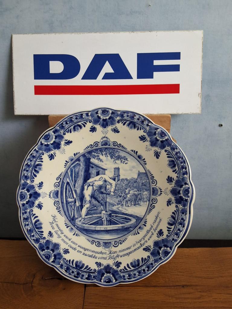 👌Gaaf Delfts Holland collectors item DAF TRUCKS 2 foto's, Ophalen of Verzenden, Zo goed als nieuw