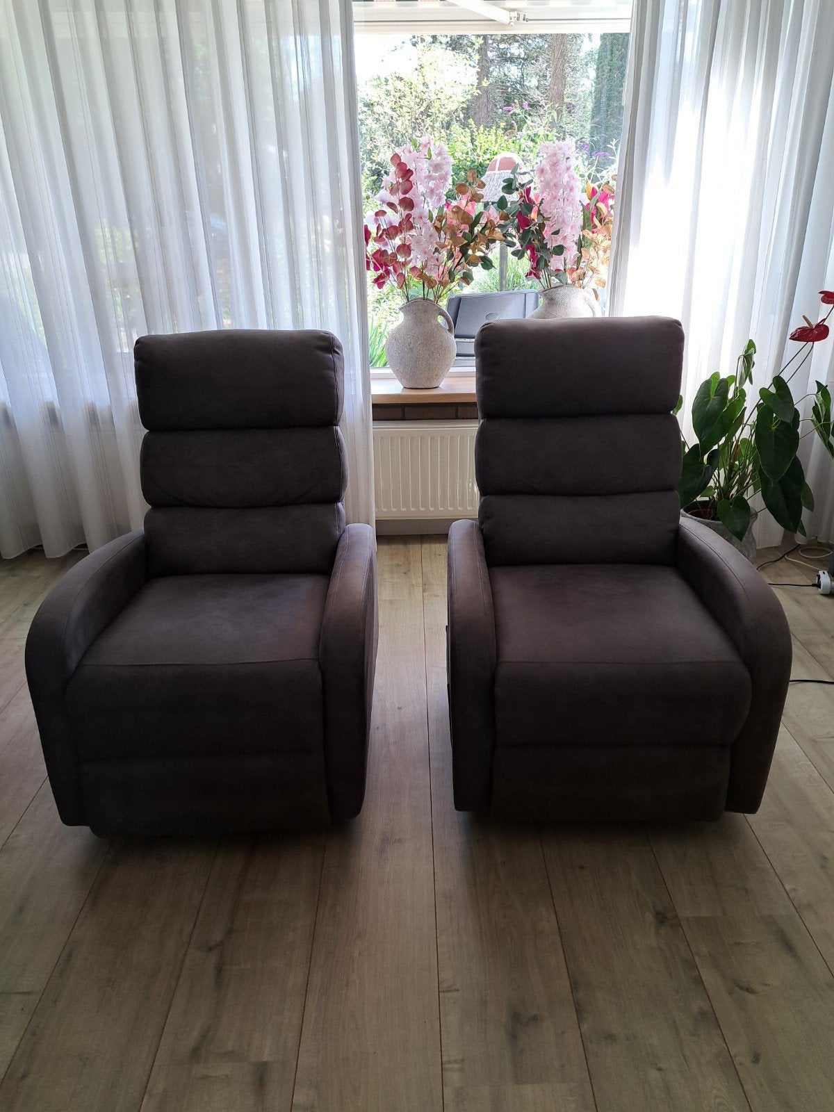 Comfortabele relax fauteuils met sta-op functie, Ophalen, Gebruikt, Twee, Modern comfort