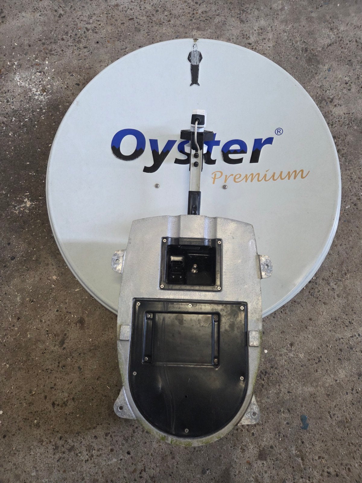 Oyster schotel met regelkast (zonder bedrading), Caravans en Kamperen, Camper-accessoires, Ophalen, Gebruikt