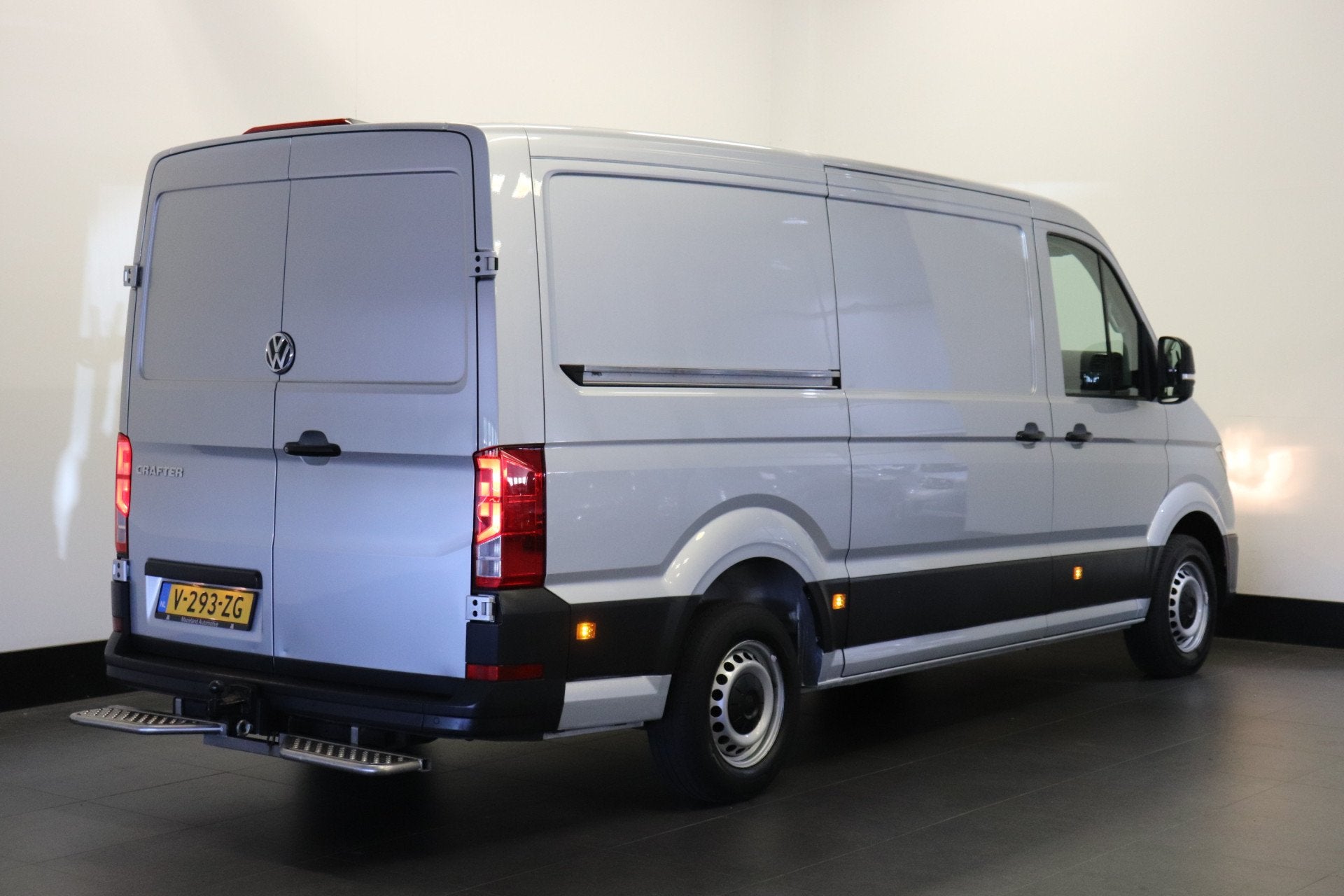 Volkswagen Crafter 2.0 TDI - Airco - Navi - Cruise - €14.9, Voorwielaandrijving, Stof, Gebruikt, 4 cilinders