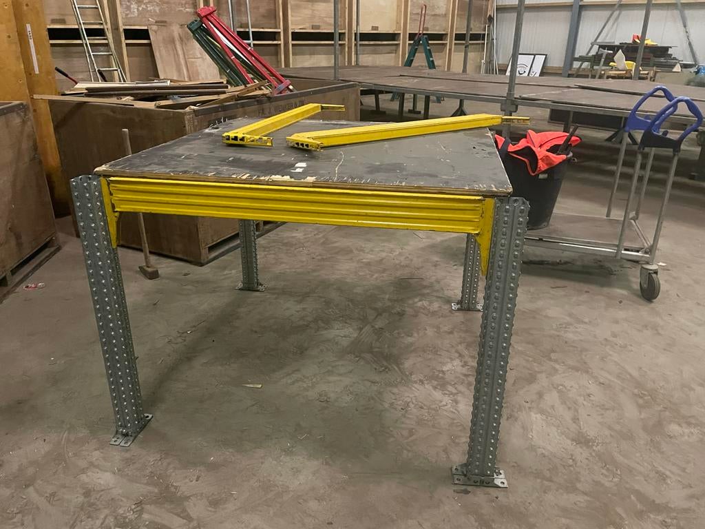 stevig podium met staanders en liggers, Ophalen of Verzenden