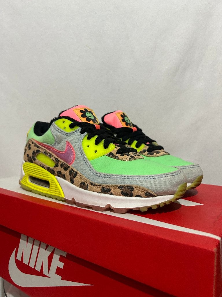 ALS NIEUW! Maat 39 - Nike Air Max 90 LX 90s Dancefloor Green, Kleding | Dames, Schoenen, Overige kleuren, Verzenden, Nike, Nike