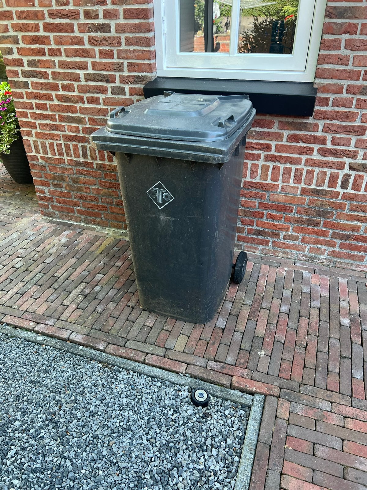 Grijze afvalcontainer met wielen - 240 liter, Kunststof, Gebruikt, 40 liter of meer, Ophalen of Verzenden