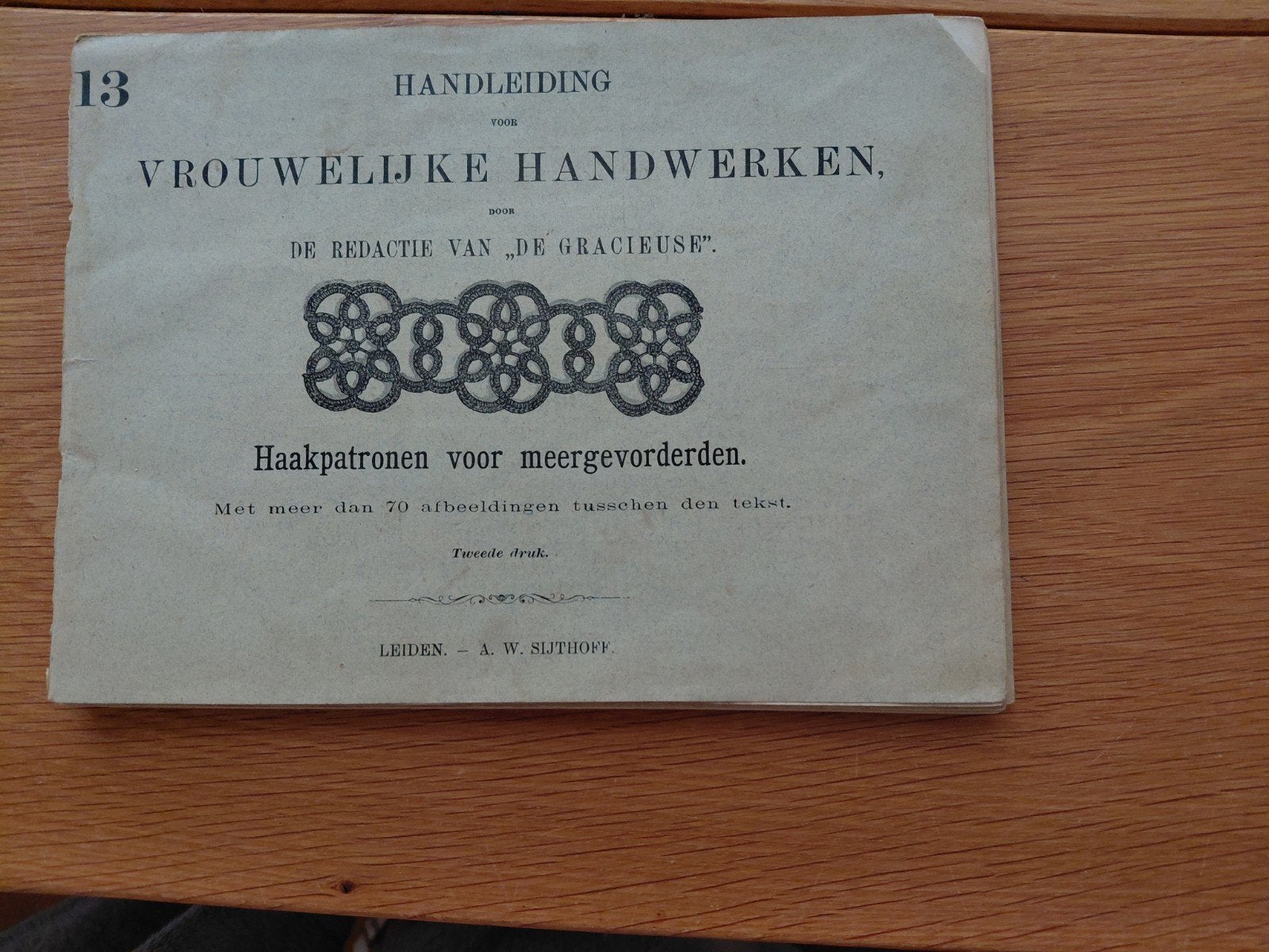Handleiding Vrouwelijke Handwerken - Haakpatronen, Gebruikt, Ophalen of Verzenden, X, X