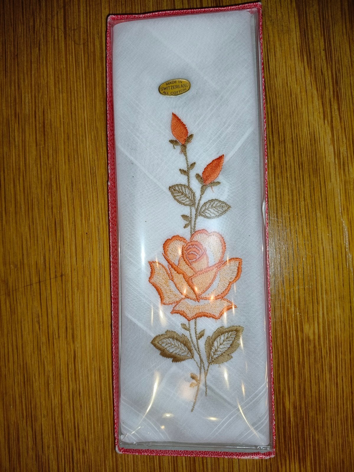 Vintage Zwitserse geborduurde zakdoek met roos, Ophalen