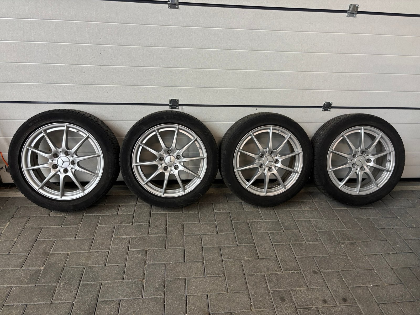 Originele Mercedes 17 inch winterset, Auto-onderdelen, Banden en Velgen, Banden en Velgen, 17 inch, 205 mm, Winterbanden