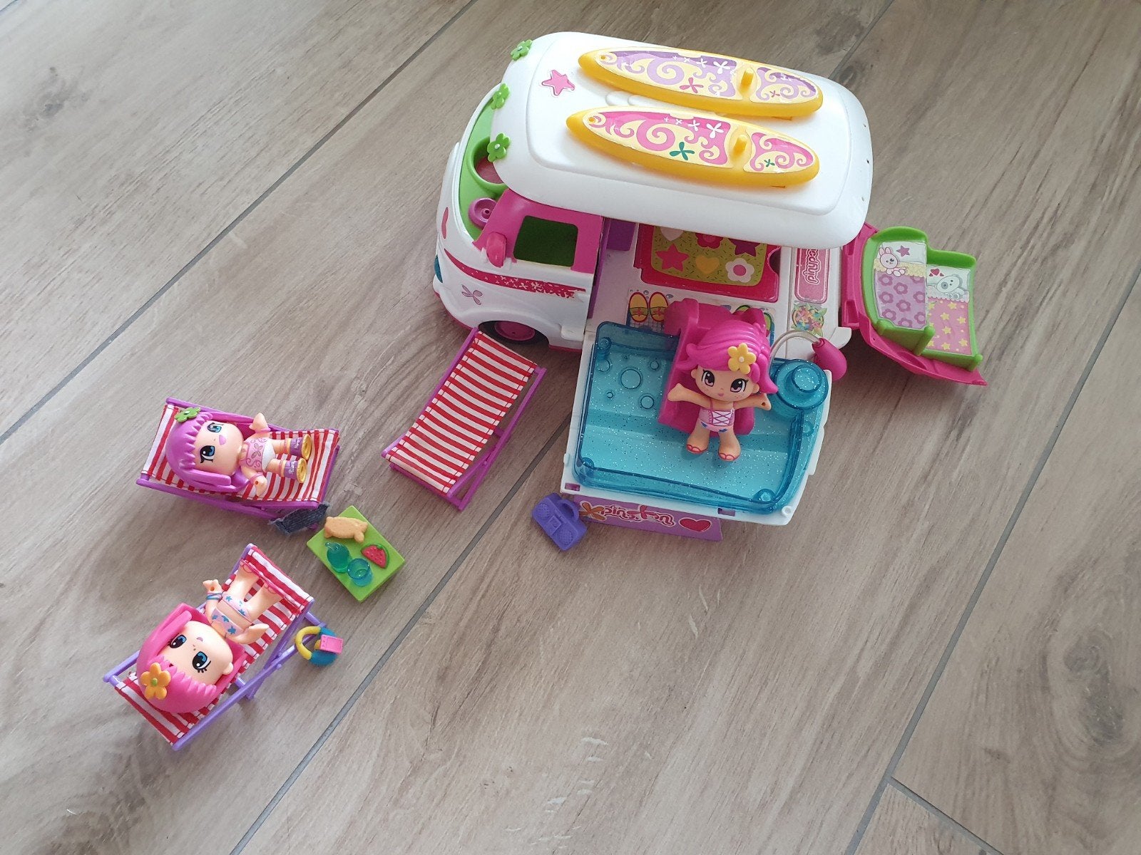 Pinypon Camper met accessoires en poppetjes, Kinderen en Baby's, Speelgoed | Overig, Ophalen of Verzenden, Gebruikt, Jongen of Meisje