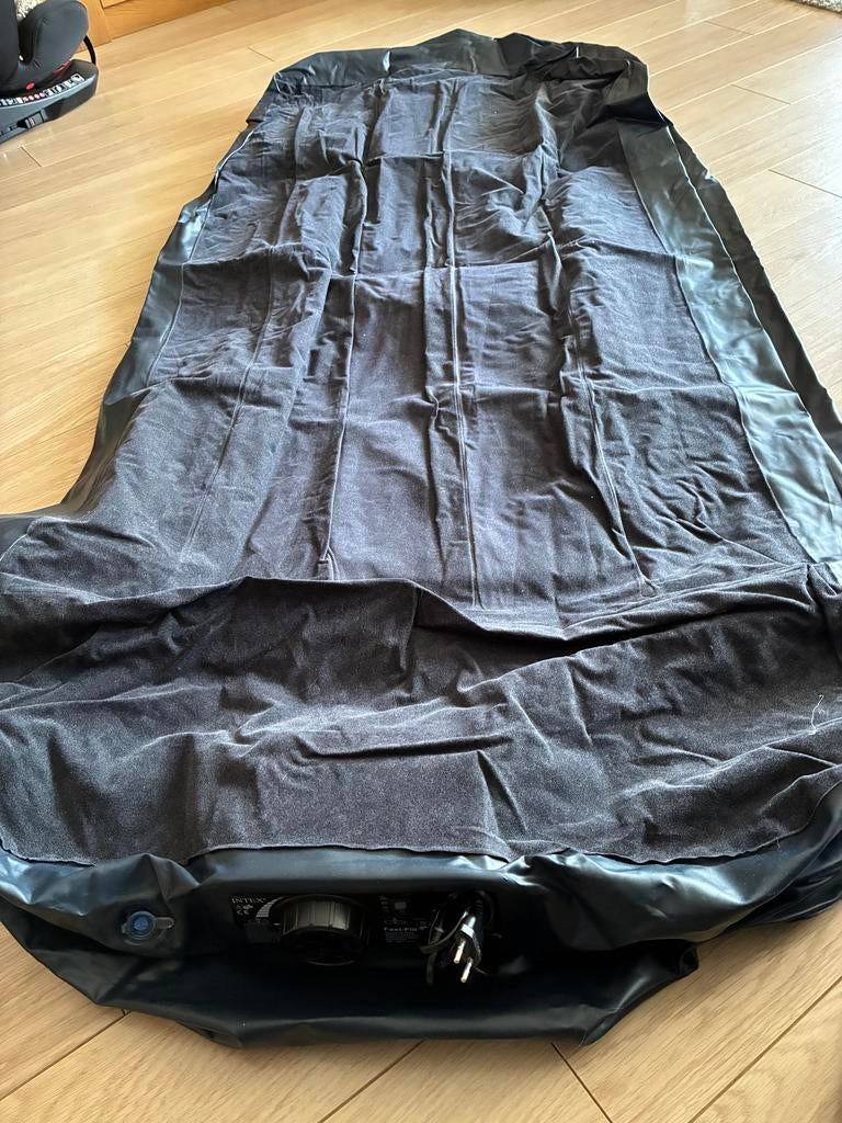 Intex Luchtbed met ingebouwde pomp 1-persoons, Ophalen, Ingebouwde pomp, Zo goed als nieuw, 2-persoons