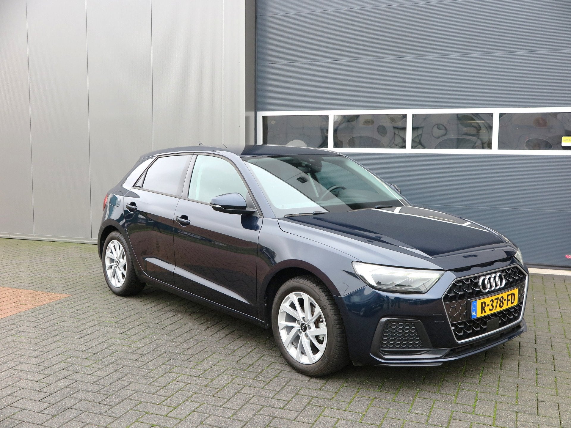 Audi A1 Sportback 25 TFSI Advanced edition Led , Stoelverwam, Auto's, Stof, Blauw, 49 €/maand, Bedrijf