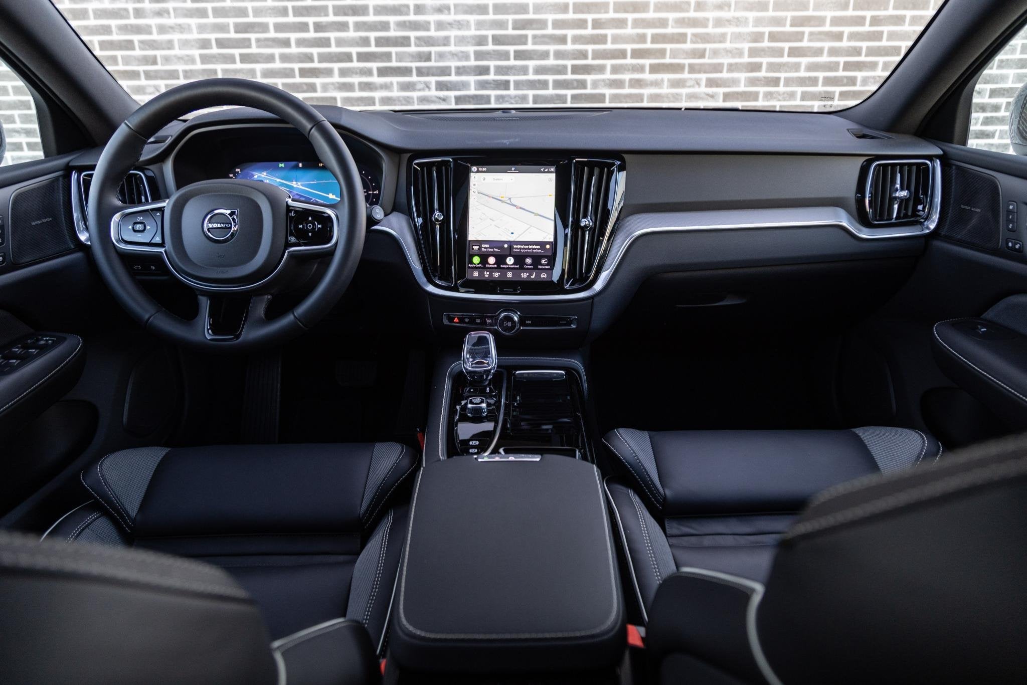 Volvo V60 2.0 T8 Plug-in Hybrid AWD Plus Dark | PHEV Long Ra, Auto's, Stof, Gebruikt, Euro 6, 4 cilinders