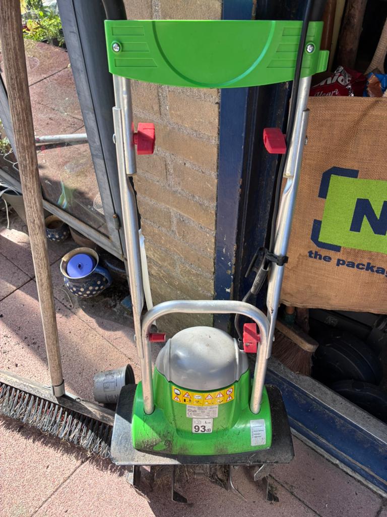 Grondfrees, Ophalen, Zo goed als nieuw, Grondboor