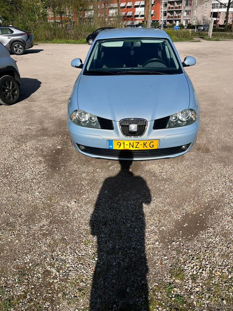 Seat Cordoba 1.4 16V 55KW 2004 Blauw, Auto's, Voorwielaandrijving, 74 pk, 4 cilinders, Blauw