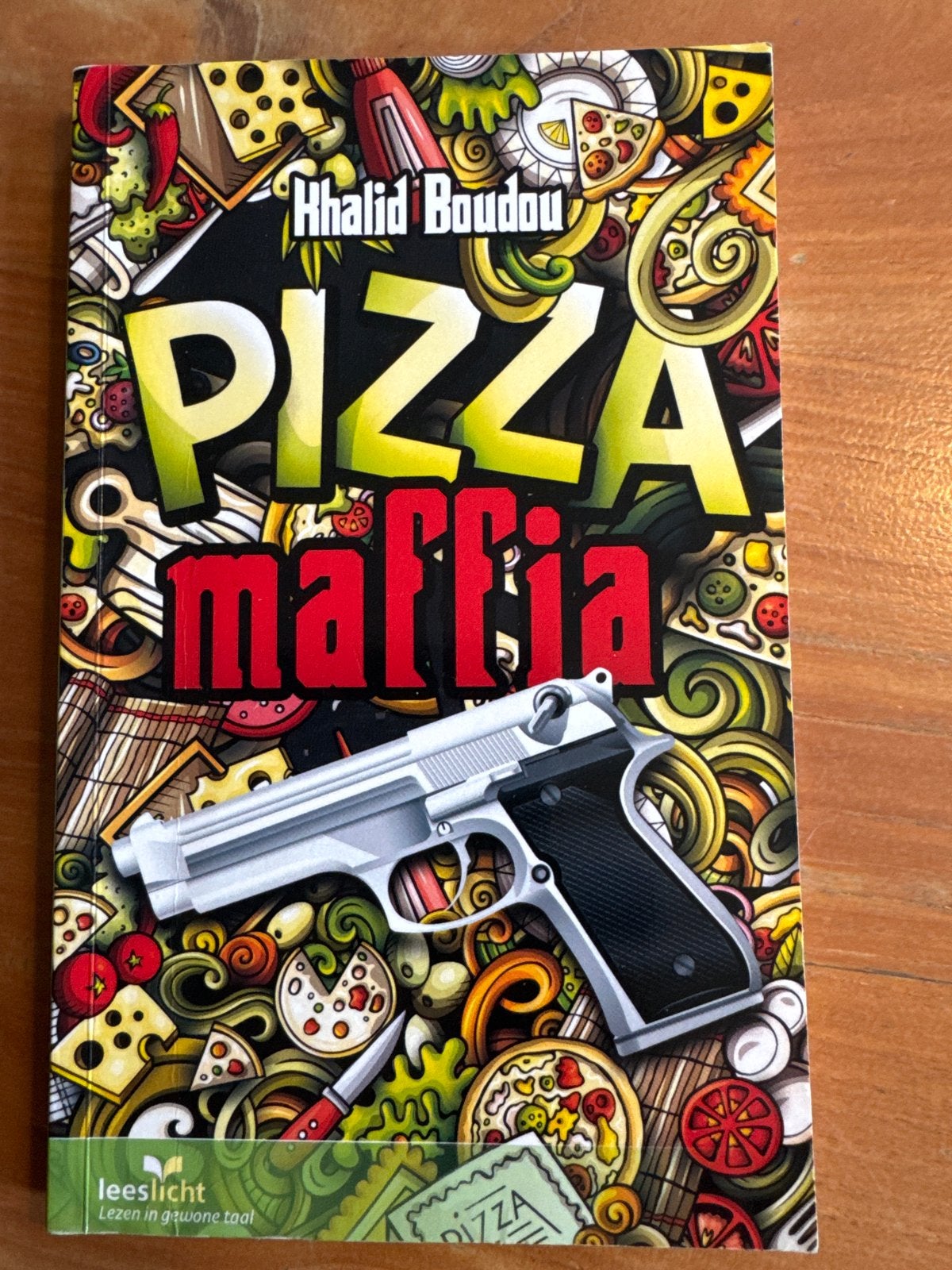 Pizzamaffia - Khalid Boudou (Leeslicht), Ophalen of Verzenden, Zo goed als nieuw, Nederland