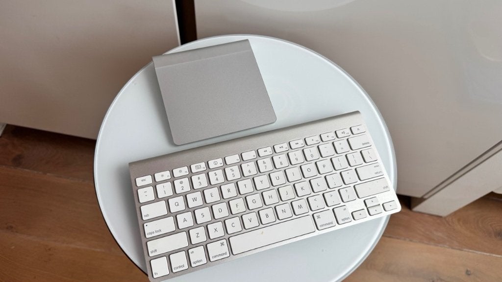 Apple Magic Keyboard + Magic Trackpad (set), Toetsenbord en muis-set, Ophalen of Verzenden, Zo goed als nieuw, Draadloos