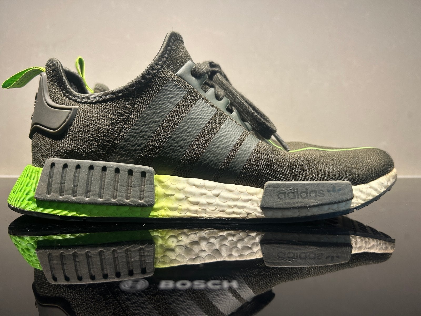 Adidas NMD R1 Star Wars Yoda Sneakers - Maat 43 1/3, Overige kleuren, Ophalen of Verzenden, Sneakers of Gympen, Gedragen