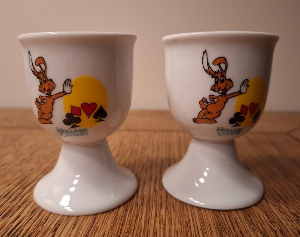 2 Vintage Holland Casino eierdopjes konijn speelkaarten, Ophalen of Verzenden