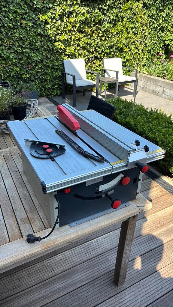 Zaagtafel, Doe-het-zelf en Verbouw, Gereedschap | Zaagmachines, Ophalen, Gebruikt, Cirkelzaag, 600 tot 1200 watt
