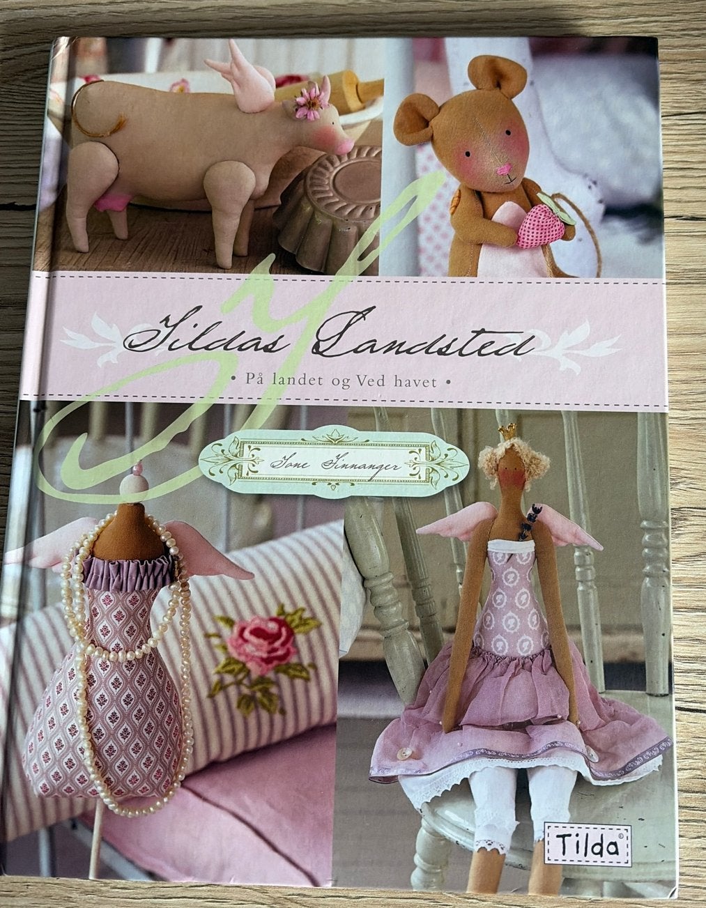 Tildas Landsted: Knutselboek met patronen, Boeken, Hobby en Vrije tijd, Ophalen of Verzenden, Zo goed als nieuw, Poppen maken